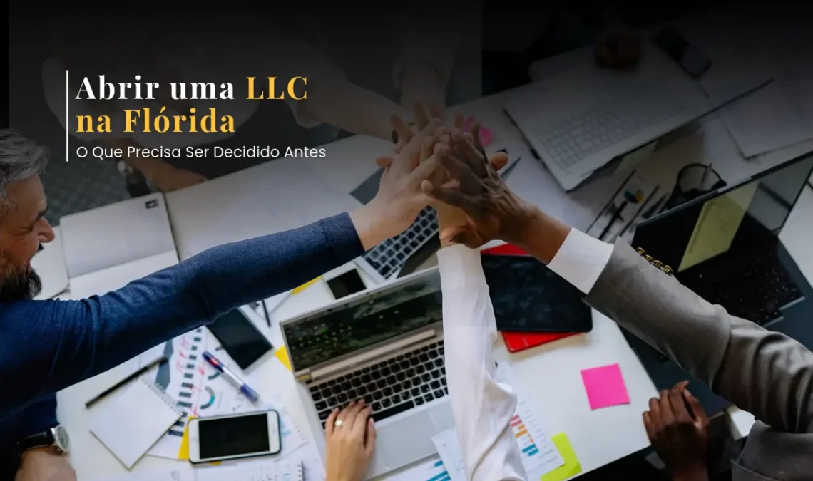 Empreendedor brasileiro analisando a abertura de uma LLC na Flórida